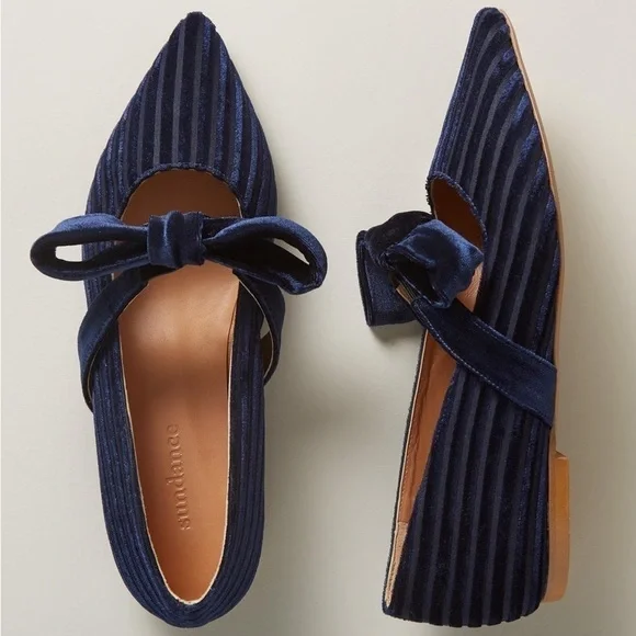 Sundance Valeria Blue Velvet Bow Point Toe Flats; size 37 - Picture 3 of 5